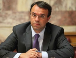 Σταϊκούρας : "Η χώρα την τελευταία διετία σέρνεται στην ύφεση"