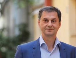 Θεοχάρης στα Παραπολιτικά 90,1: Θα γίνει προσεκτική επιλογή των αεροδρομίων από όπου θα προέρχονται οι τουρίστες