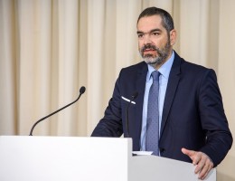 Στην εκπομπή ’Μαγκαζίνο’ με την Ανδριάνα Ζαρακέλη, μίλησε ο Ιάκωβος Καργαρώτος αντιπρόεδρος της εταιρείας Παπαστράτος Α.Β.Ε.Σ