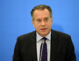 Κουμουτσάκος: Εύκολη και μικρόψυχη η κριτική που ασκεί ο ΣΥΡΙΖΑ