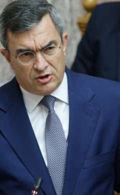 Λευτέρης Οικονόμου στα Παραπολιτικά 90,1: «Με μάσκα, αποστάσεις και παρουσία αστυνομίας οι συγκεντρώσεις έως 100 άτομα»