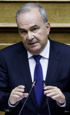 Παπαθανάσης στα Παραπολιτικά 90,1: Ενδεχόμενο κατάργησης του click inside το λιανεμπόριο