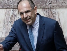 Γεραπετρίτης στα Παραπολιτικά 90,1: Την άλλη εβδομάδα θα αξιολογηθεί η κατάργηση των sms - Το ραντεβού στην κανονικότητα έχει ξεκινήσει