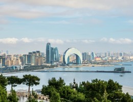 Δεκέμβριος στο Αζερμπαϊτζάν: Κυριαρχία, Σύνταγμα και ένας ενισχυόμενος διάλογος με την Ελλάδα